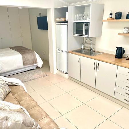 White Waves Beach House Bloubergstrand Esterno foto