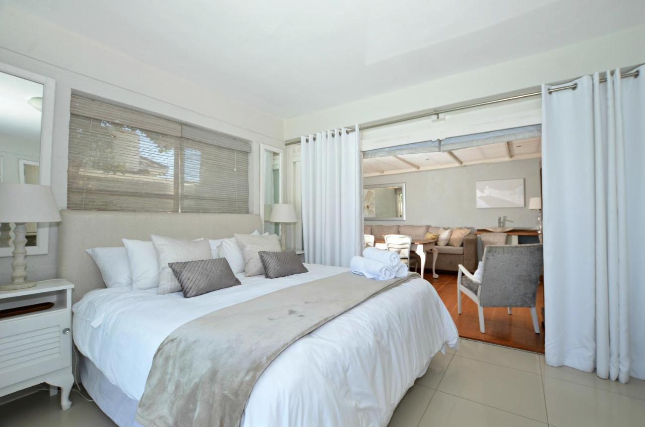 White Waves Beach House Bloubergstrand Esterno foto