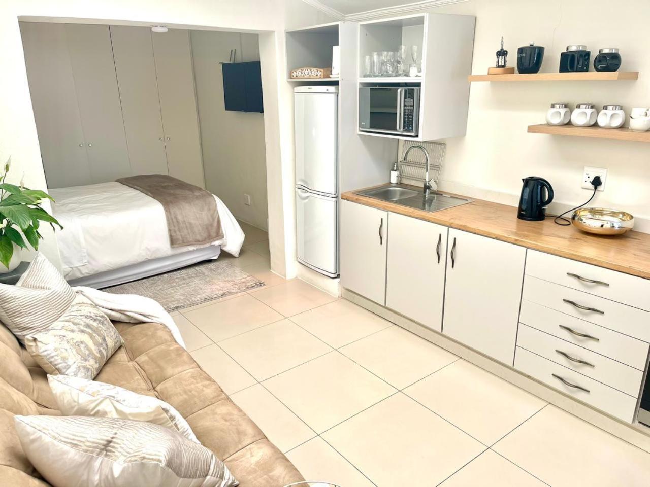 White Waves Beach House Bloubergstrand Esterno foto