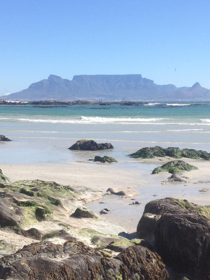 White Waves Beach House Bloubergstrand Esterno foto