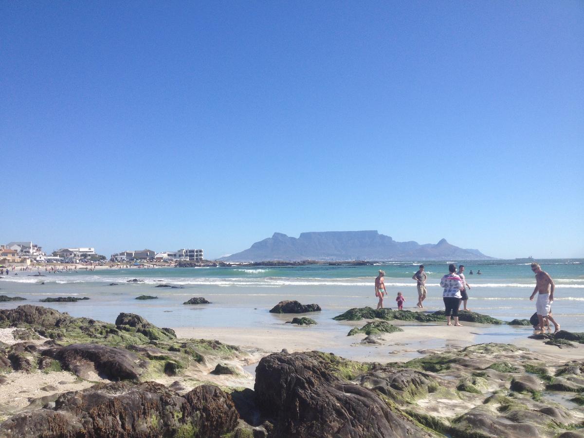 White Waves Beach House Bloubergstrand Esterno foto