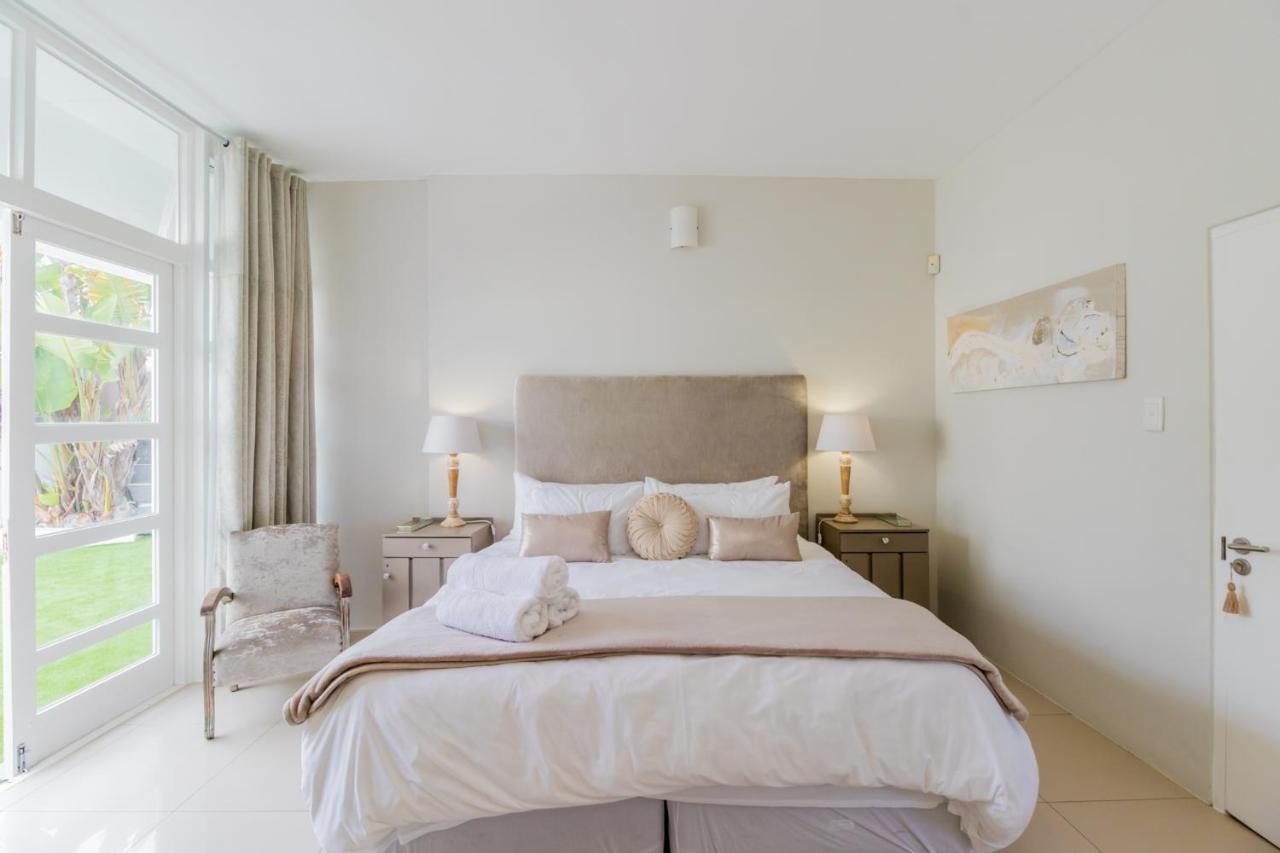White Waves Beach House Bloubergstrand Esterno foto