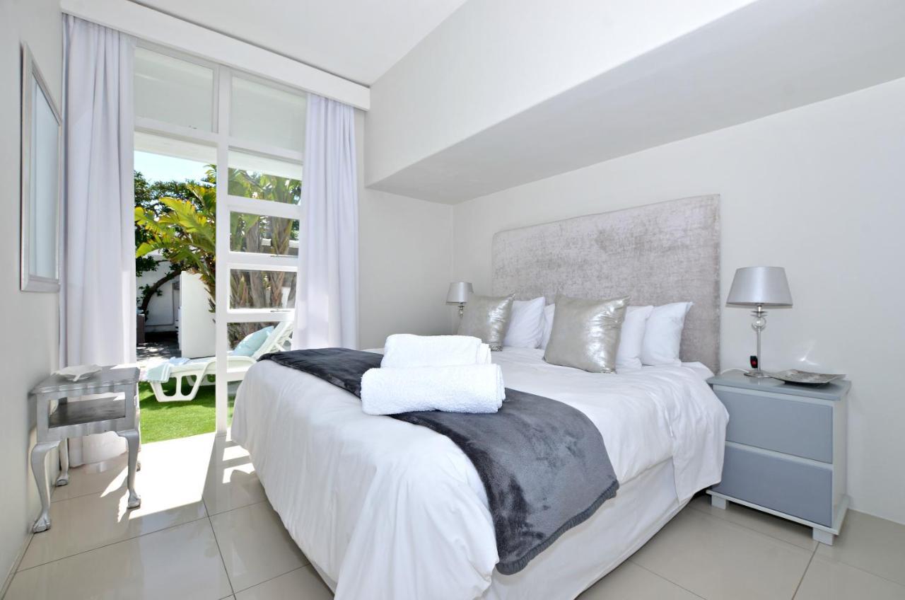 White Waves Beach House Bloubergstrand Esterno foto