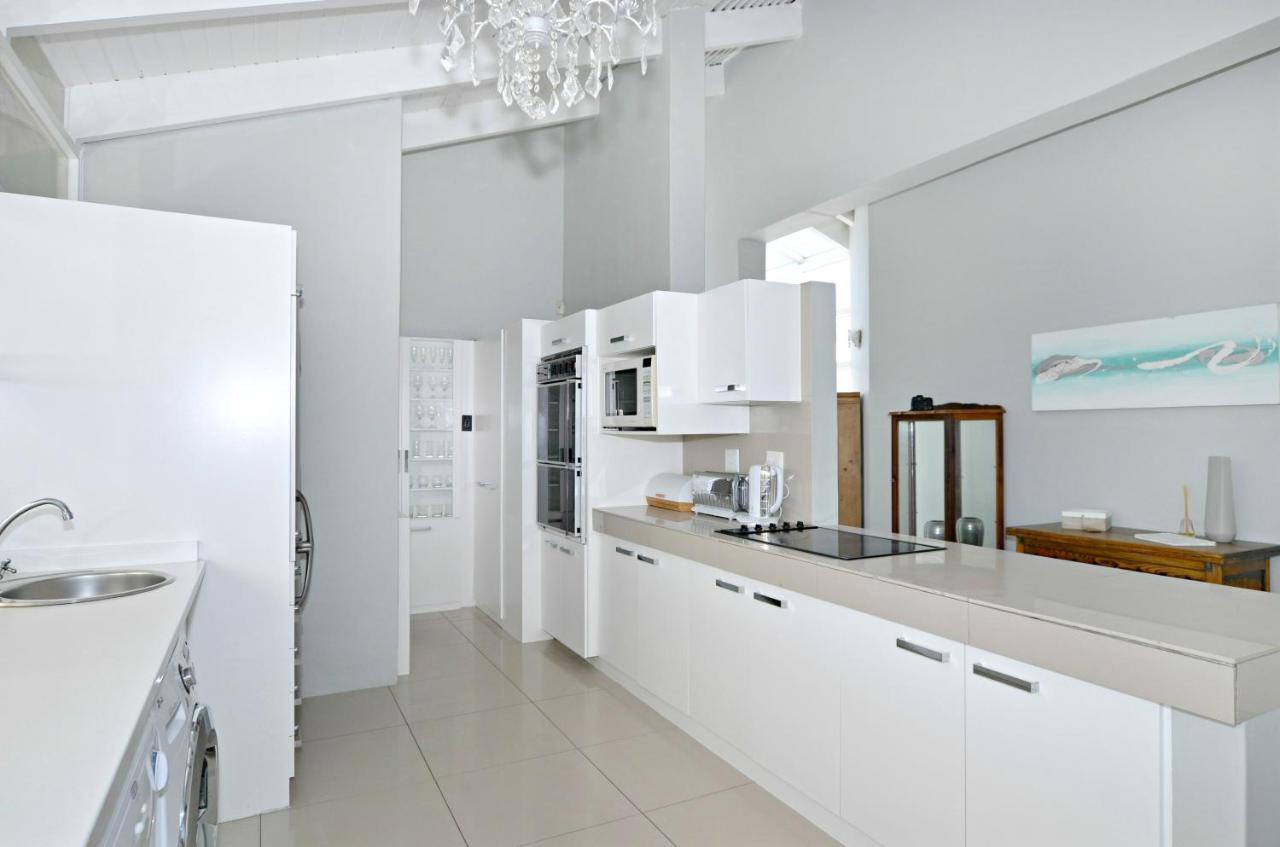 White Waves Beach House Bloubergstrand Esterno foto